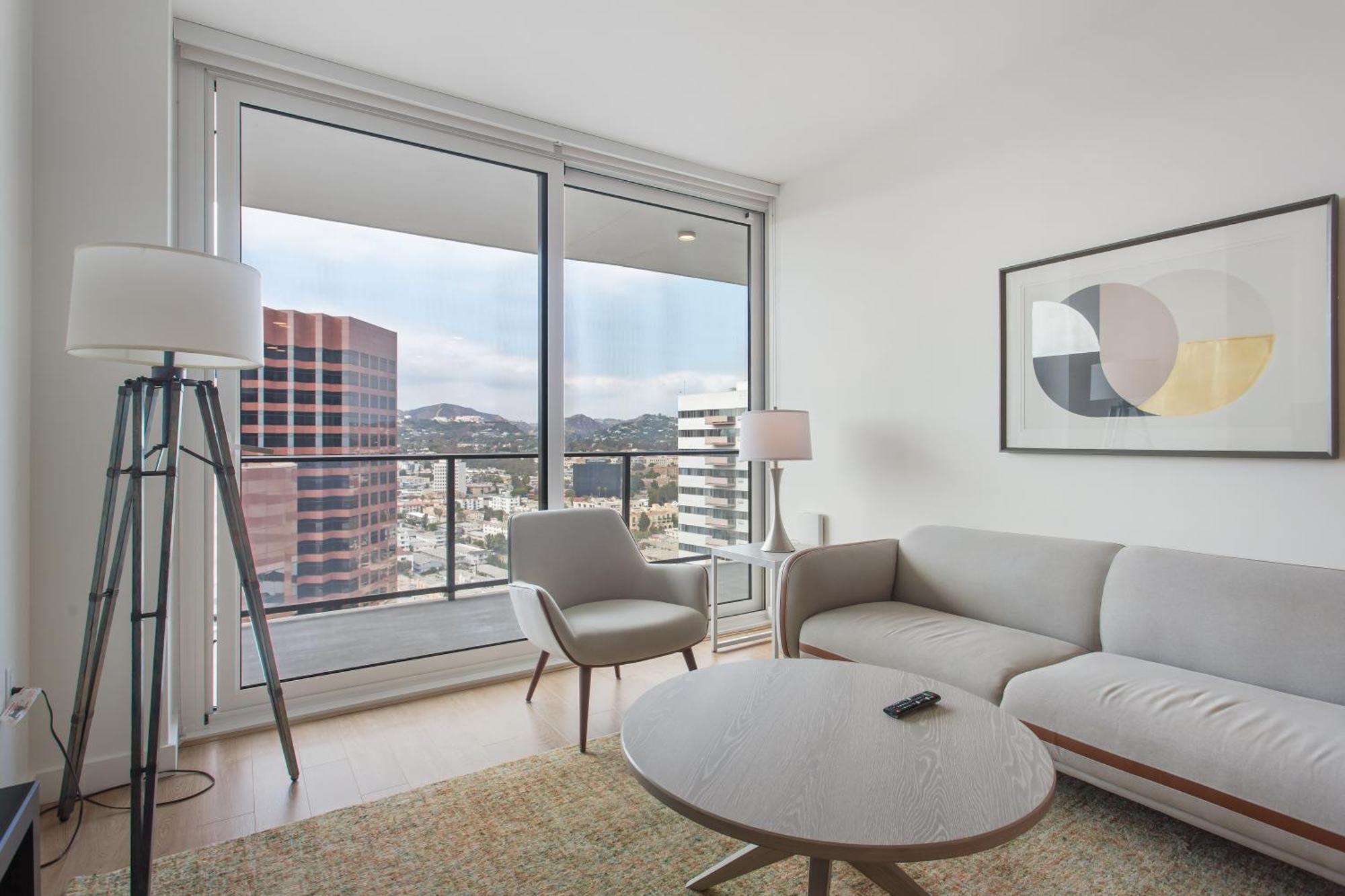 Luxury Brentwood Penthouses With View Capsulehotel Los Angeles